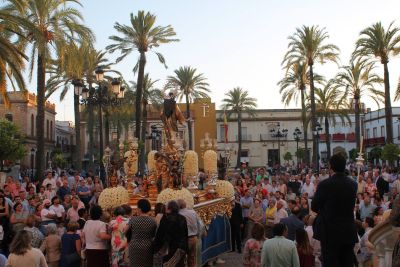 Recorrido de María Auxiliadora en su procesión Recorrido de María Auxiliadora en su procesión