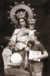 Hace 60 años, nacía la Archicofradía de María Auxiliadora en La Palma del Condado Hace 60 años, nacía la Archicofradía de María Auxiliadora en La Palma del Condado